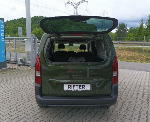 Peugeot Rifter, Peugeot Rifter LONG ALLURE BlueHDi 130 S&S EA, barva zelená