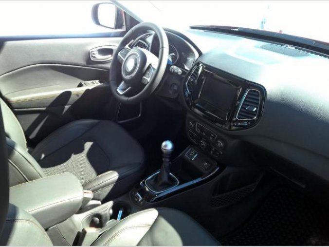 Jeep Compass, 1.3 130 PS BLACK nový model !, barva červená