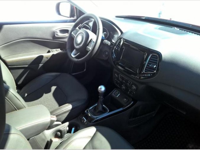 Jeep Compass, 1.3 130 PS NIGHT EAGLE skladem, barva černá