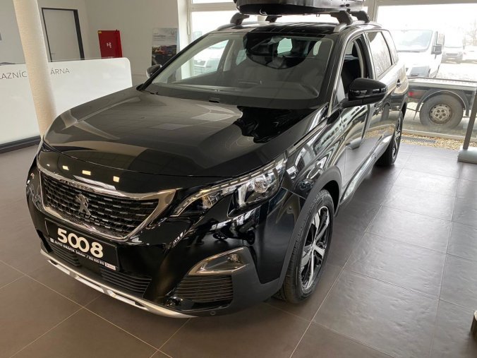 Peugeot 5008, ALLURE 1.2 130k EAT8 - navi, 7 míst, barva černá