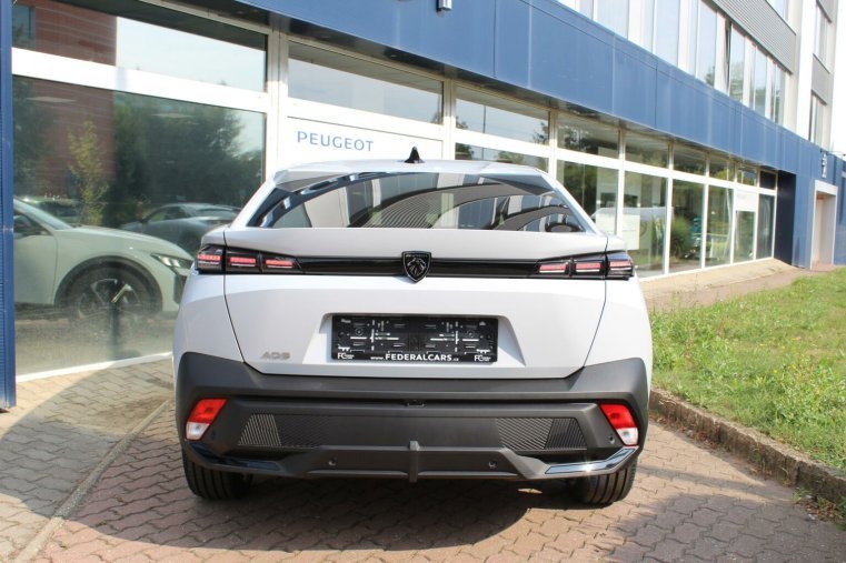 Peugeot 408, Peugeot 408 ALLURE Hybrid 145 e-DCS6, barva bílá