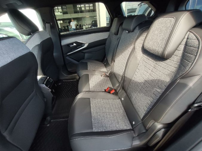 Peugeot 5008, Peugeot 5008 ALLURE Hybrid 145 e-AUT6 NAVI, barva šedá