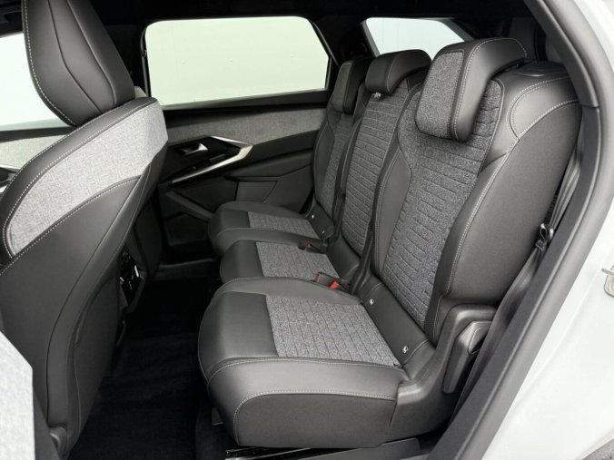 Peugeot 5008, Peugeot 5008 ALLURE Hybrid e-DCS6 1,2, barva bílá