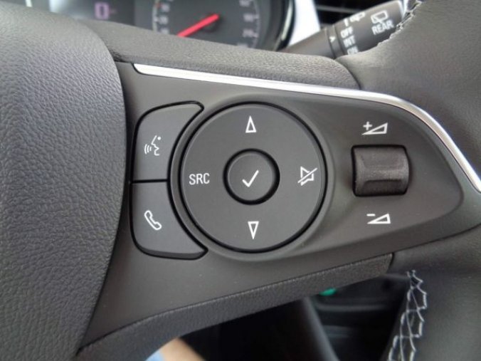 Opel Crossland X, 5-door Enjoy F 1.2XE (60kW/ 83, barva červená