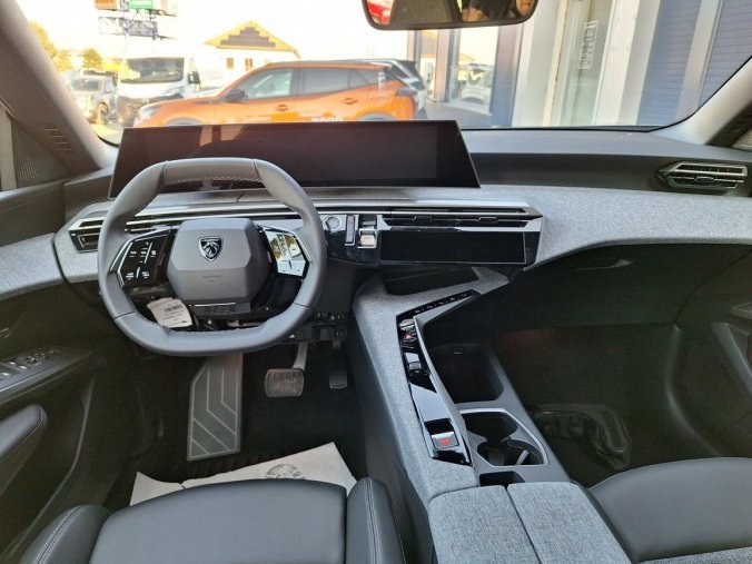 Peugeot 5008, Peugeot 5008 ALLURE Hybrid 136 e-DCS6, barva modrá