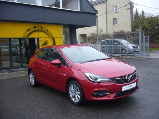 Opel Astra, ELEGANCE, barva červená