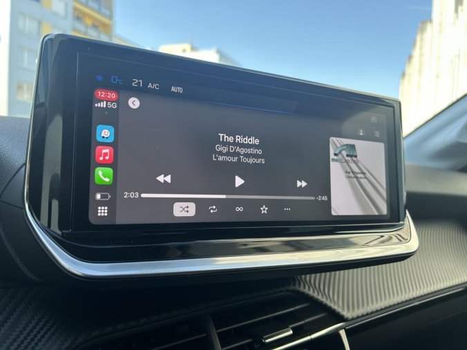 Peugeot 208, Peugeot 208 ALLURE Hybrid 110 e-DCS6, barva zelená