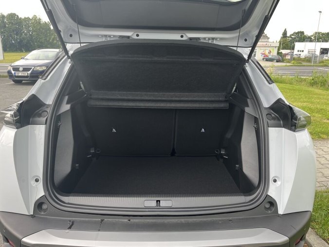 Peugeot 2008, Peugeot 2008 ALLURE PureTech 100 S&S MAN6, barva bílá