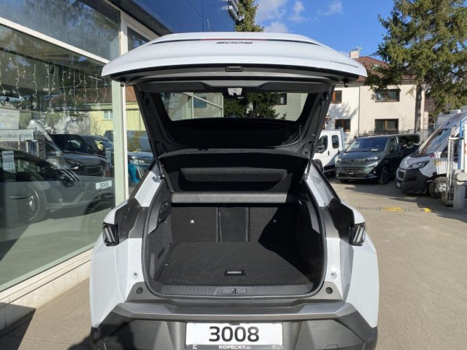 Peugeot 3008, Peugeot 3008 ALLURE Hybrid 145 e-DCS6, barva bílá