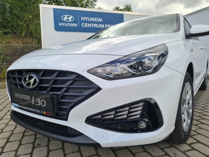 Hyundai i30, 1,5i 81 kW MT, barva bílá