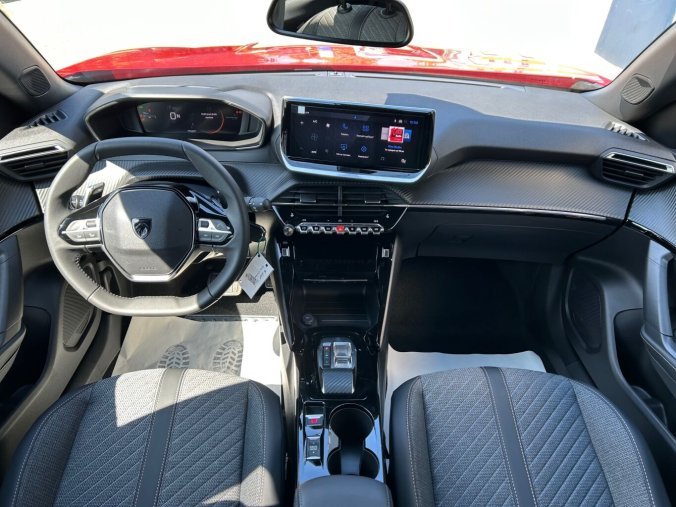 Peugeot 2008, Peugeot 2008 ALLURE Hybrid 145k e-DCS6, barva červená