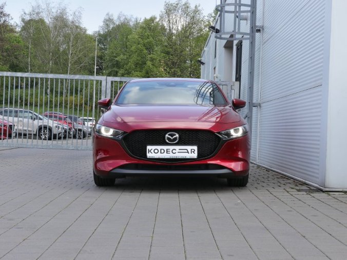 Mazda 3, 2,0 Skyactiv-G 122k/90kW MAN, barva červená