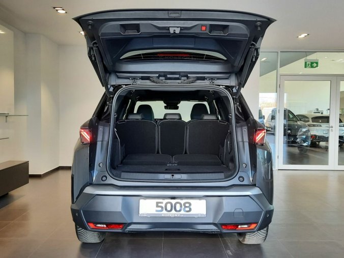 Peugeot 5008, Peugeot 5008 GT Hybrid 136 e-DCS6, barva šedá