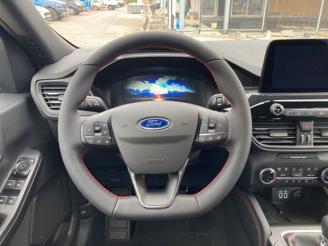 Ford Kuga, ST-Line, 5dveřová, 1.5 EcoBoost 110 kW/150 k, 6st. manuální, barva bílá