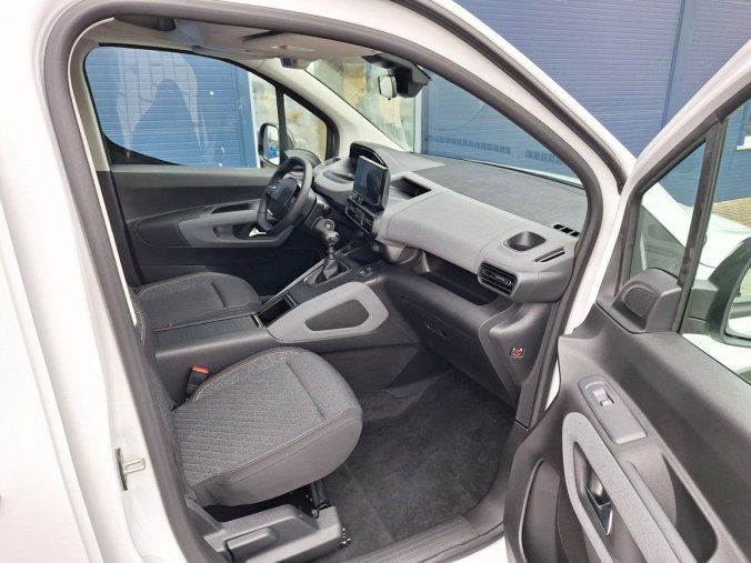 Peugeot Rifter, Peugeot Rifter ALLURE PT 110  M6, barva bílá