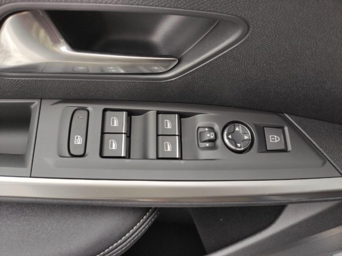 Peugeot 3008, Peugeot 3008 GT 1.2 HY 145k AUT 6, barva modrá