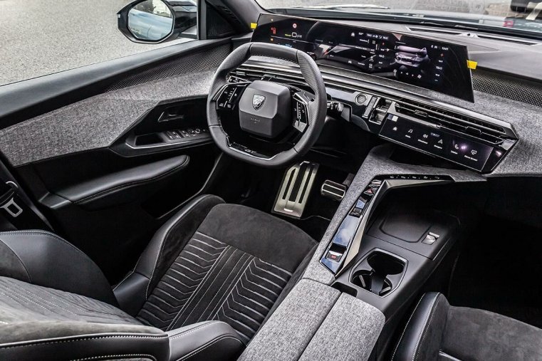 Peugeot 5008, Peugeot 5008 0,0 E- GT Elektromotor 157 kW, barva modrá