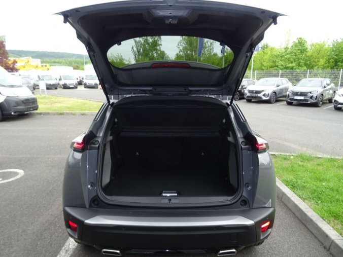 Peugeot 2008, Peugeot 2008 ALLURE Hybrid 145k e-DCS6, barva šedá