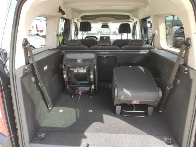 Peugeot Rifter, Peugeot Rifter ALLURE 1.5 HDI 130k MAN6 7míst, barva stříbrná