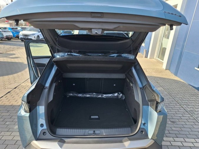 Peugeot 3008, Peugeot 3008 ALLURE Hybrid 136 e-DCS6, barva modrá