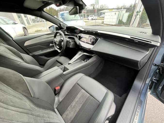 Peugeot 308, Peugeot 308 SW GT Elektromotor 115 kW / 156 k (Baterie 58 kWh), barva šedá