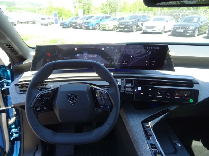 Peugeot 3008, Peugeot 3008 ALLURE HYBRID 145k e-DCS6, barva modrá