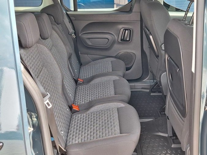 Peugeot Rifter, Peugeot Rifter GT BlHDi 130 EAT8, barva modrá