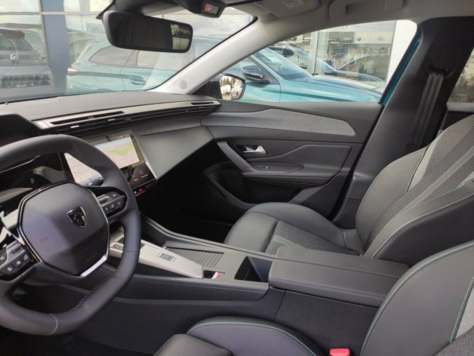 Peugeot 408, Peugeot 408 ALLURE Hybrid 136 e-DCS6, barva modrá