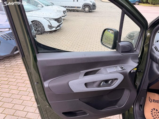 Peugeot Rifter, Peugeot Rifter ALLURE PureTech 110k MAN6, barva zelená