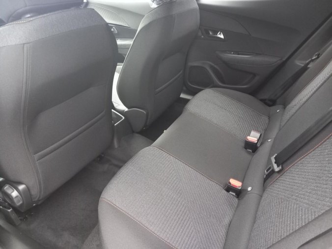 Peugeot 2008, Peugeot 2008 BUSINESS Turbo 100k MAN6, barva černá