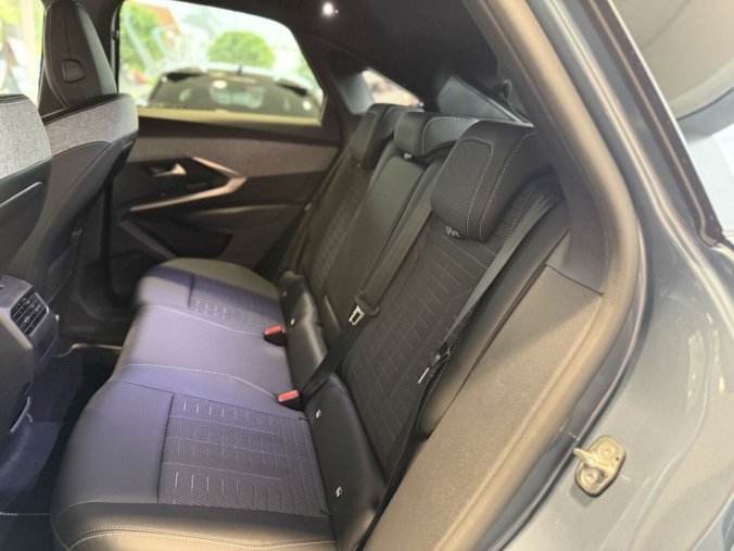 Peugeot 3008, Peugeot 3008 GT Hybrid 145k, Vision 360°, barva modrá