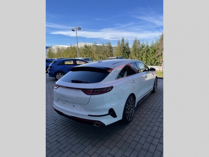 Kia ProCeed, 1.6 T-GDi GPF 7DCT GT MY24, barva bílá