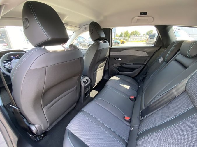 Peugeot 308, Peugeot 308 SW ALLURE Hybrid 145 e-DCS6, barva šedá