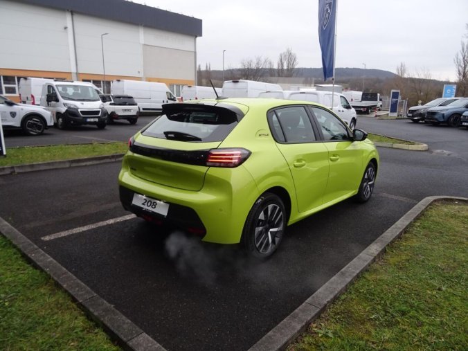 Peugeot 208, Peugeot 208 STYLE PureTech 100k MAN6, barva žlutá