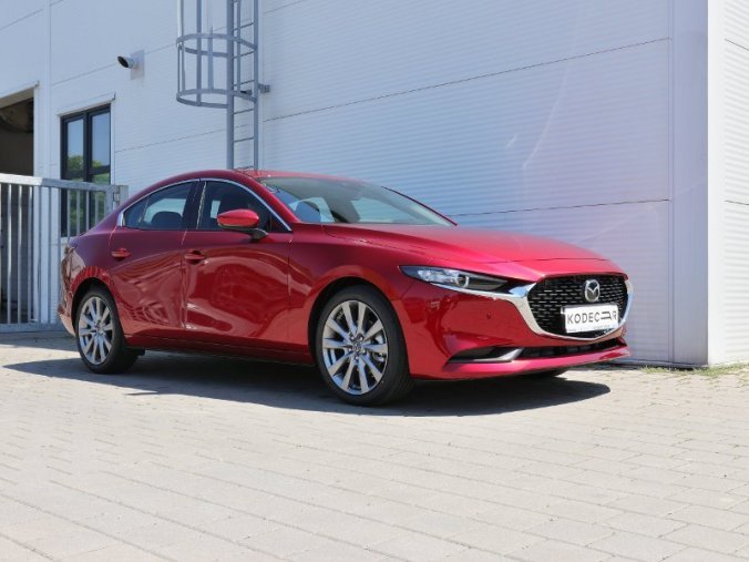 Mazda 3, 2,0i Skyactiv-G 122k/90kW MAN, barva červená