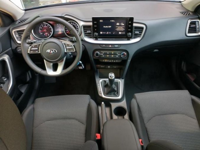 Kia Ceed, SW 1.5 T-GDi SPIN, barva šedá