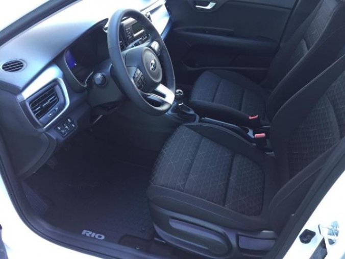 Kia Rio, 1,25 CVVT Comfort, barva bílá