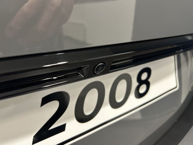 Peugeot 2008, Peugeot 2008 ALLURE PureTech 100 S&S MAN6, celoroční PNEU, kamery, barva šedá