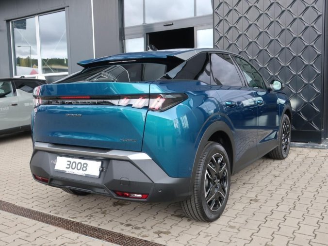Peugeot 3008, Peugeot 3008 GT Hybrid 145 e-DCS6, barva modrá