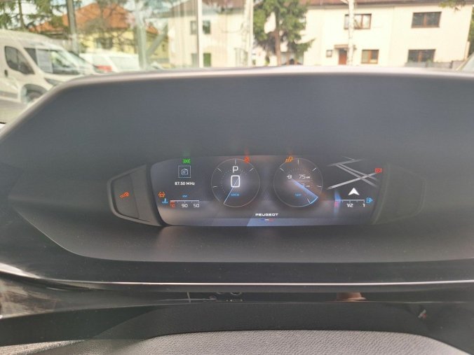 Peugeot 408, Peugeot 408 ALLURE Hybrid 145 e-DCS6, barva šedá
