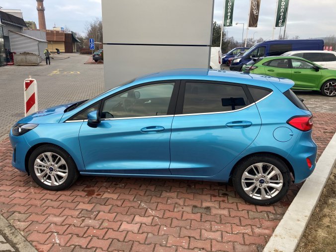 Ford Fiesta, Titanium, 5dveřová, 1,0 EcoBoost Hybrid (mHEV) 92 kW/125 k, 6st. manuální, barva modrá