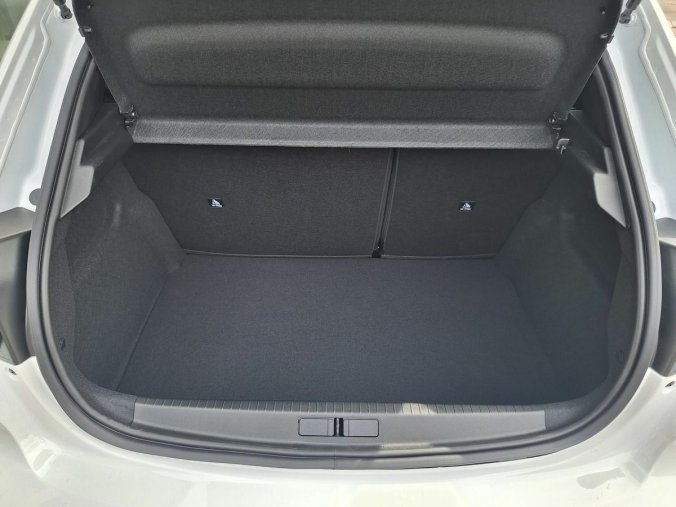 Peugeot 208, Peugeot 208 ALLURE 1.2 PT 100k MAN6, barva bílá