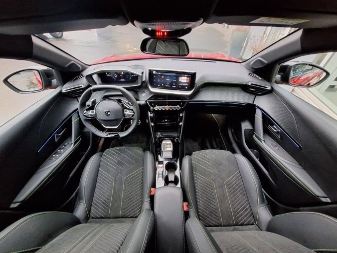 Peugeot 208, Peugeot 208 GT Hybrid 145 e-DCS6, barva červená