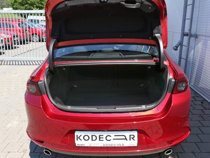 Mazda 3, 2,0i Skyactiv-G 122k/90kW MAN, barva červená