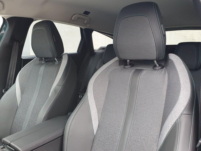 Peugeot 308, Peugeot 308 SW ALLURE Hybrid 145 e-DCS6, barva modrá