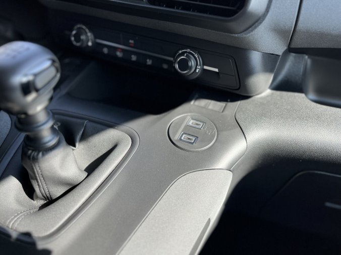 Peugeot Rifter, Peugeot Rifter LONG ALLURE DIESEL 130, barva šedá