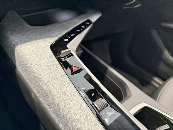 Peugeot 5008, Peugeot 5008 ALLURE, Automat, GRIP Control, barva modrá