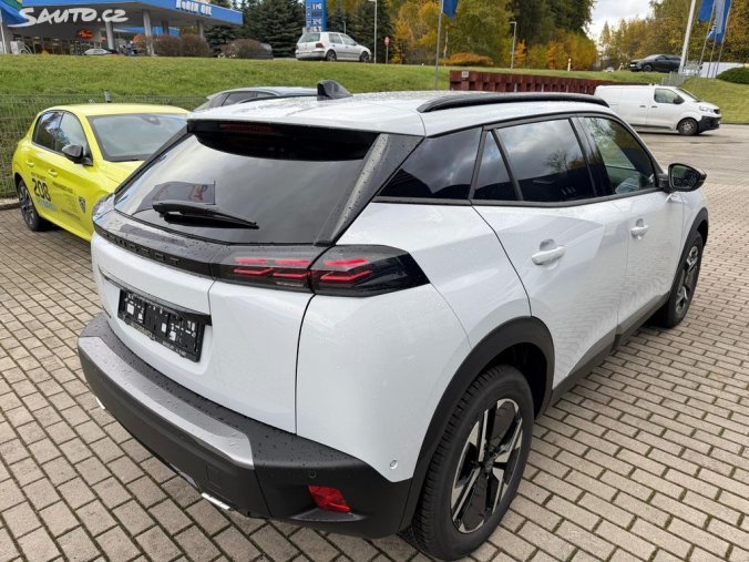 Peugeot 2008, Peugeot 2008 ALLURE PureTech 130k EAT8, barva bílá