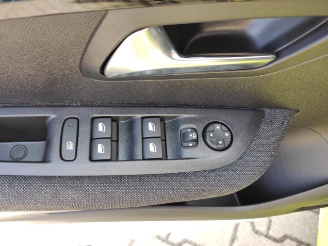 Peugeot 208, Peugeot 208 1.2 100K MAN6 BUSINESS NAVI, barva žlutá