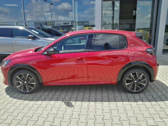 Peugeot 208, Peugeot 208 GT 1.2I 130k AUT 8 NAVI, barva červená